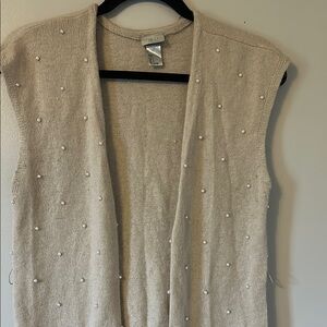 Elegant Cream Sleeveless Sweater with Pearl Accents